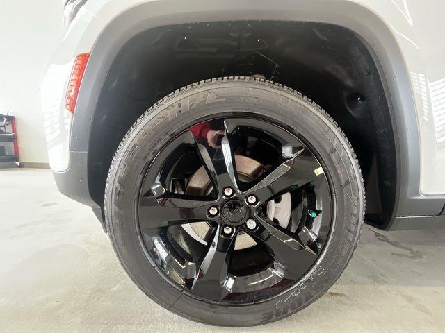 new 2025 Jeep Grand Cherokee car, priced at $40,580