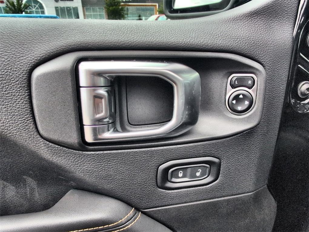 new 2025 Jeep Wrangler car, priced at $49,523
