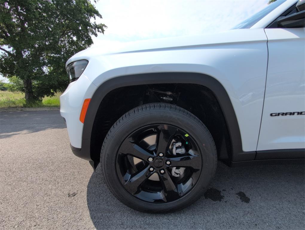 new 2025 Jeep Grand Cherokee L car, priced at $48,211