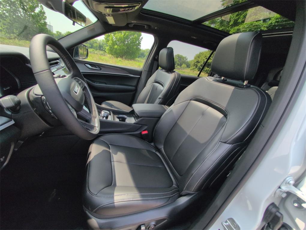 new 2025 Jeep Grand Cherokee L car, priced at $48,211