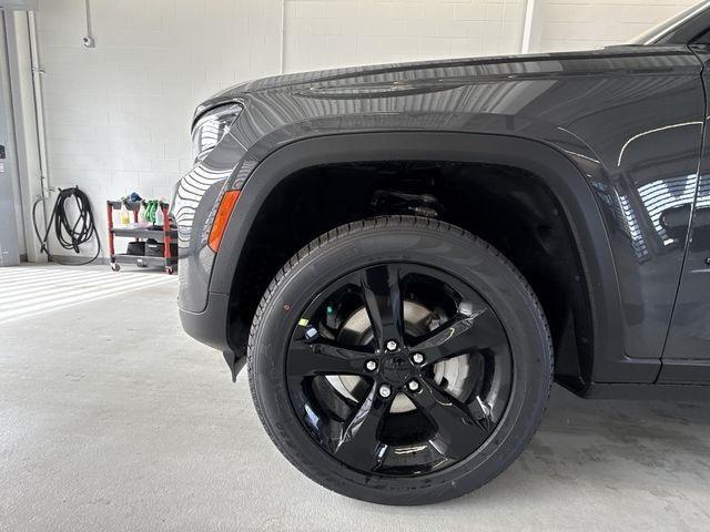 new 2025 Jeep Grand Cherokee car, priced at $46,530