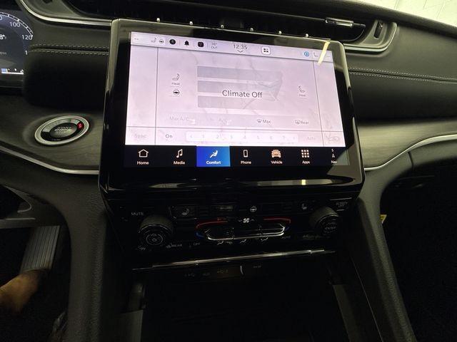 new 2025 Jeep Grand Cherokee car, priced at $46,530
