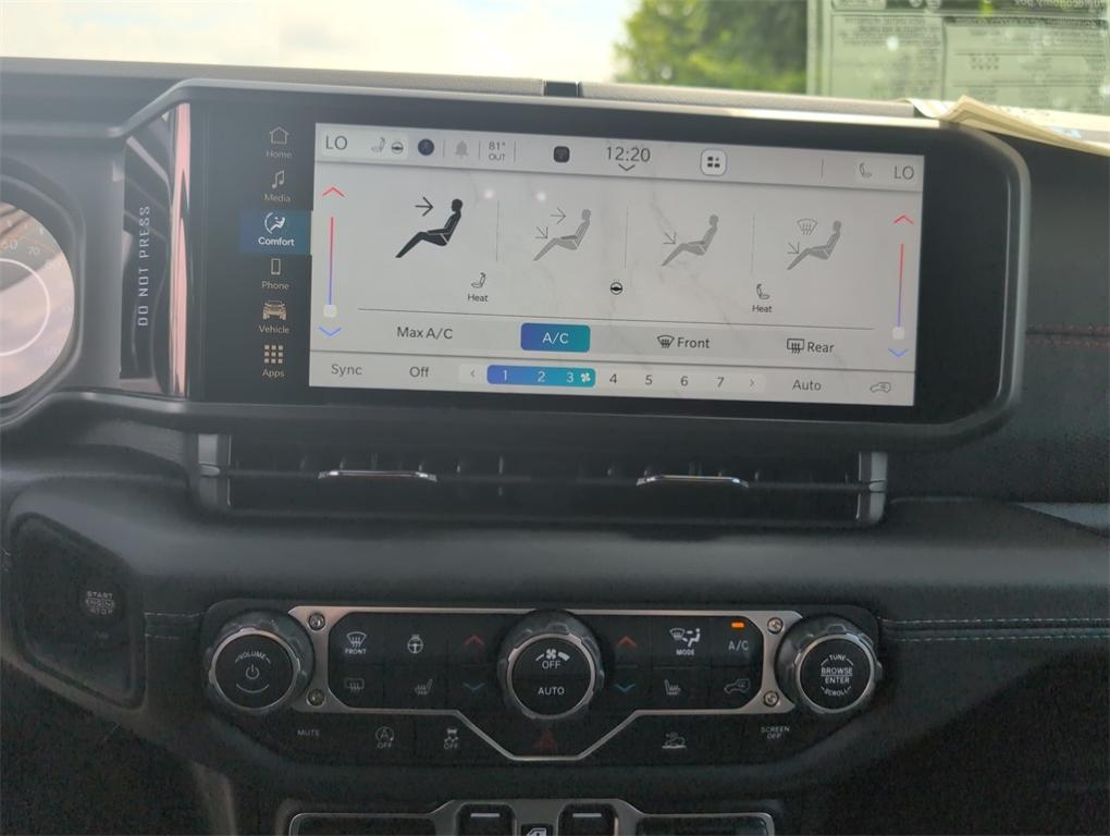 new 2025 Jeep Wrangler car, priced at $53,348