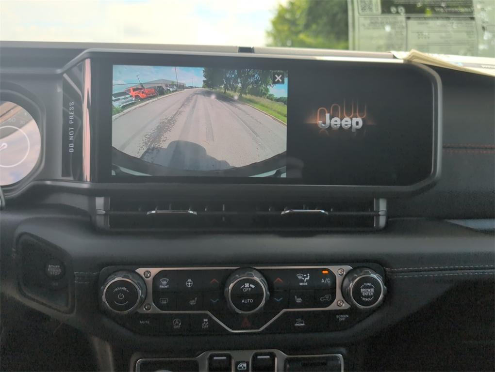 new 2025 Jeep Wrangler car, priced at $53,348