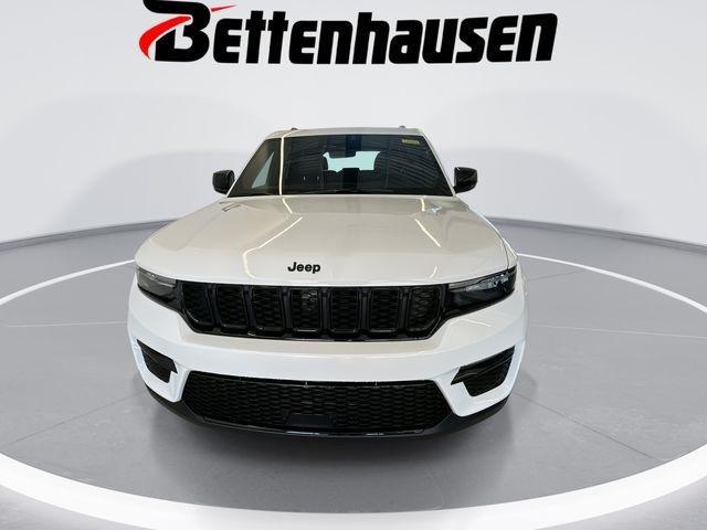new 2025 Jeep Grand Cherokee car, priced at $45,140