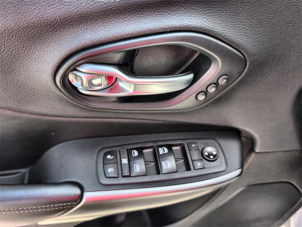 used 2019 Jeep Cherokee car, priced at $20,900