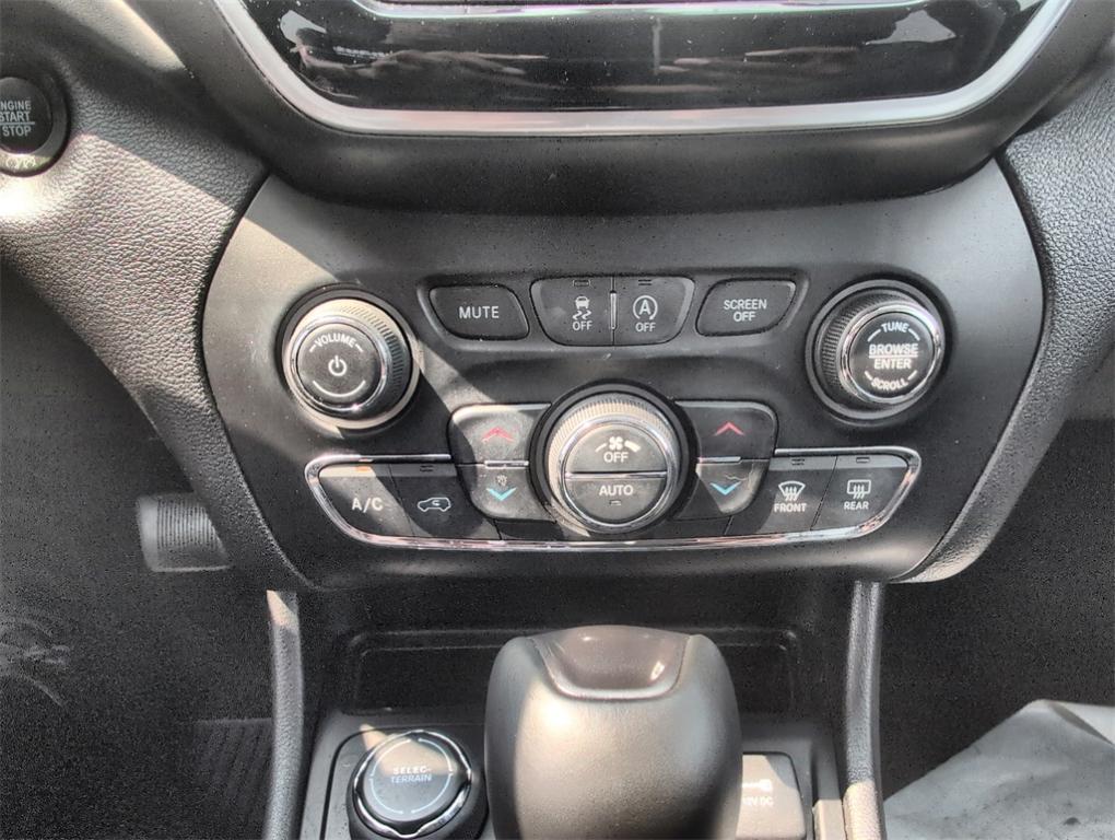 used 2019 Jeep Cherokee car, priced at $21,900