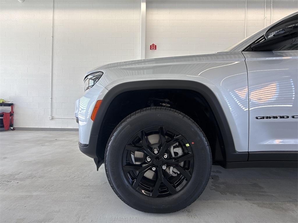 new 2025 Jeep Grand Cherokee L car, priced at $42,230