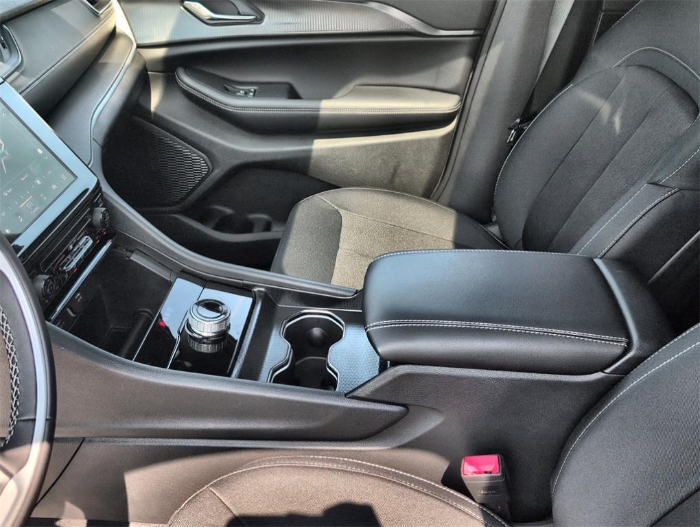 new 2025 Jeep Grand Cherokee car, priced at $36,498