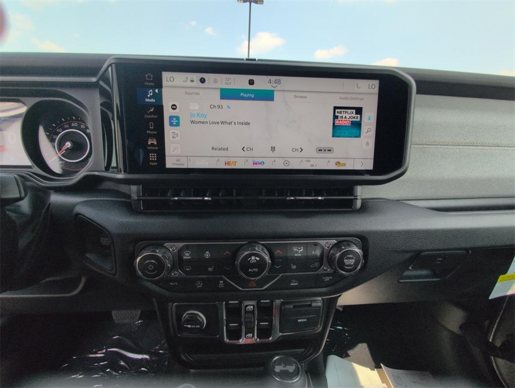 new 2025 Jeep Wrangler car, priced at $43,876