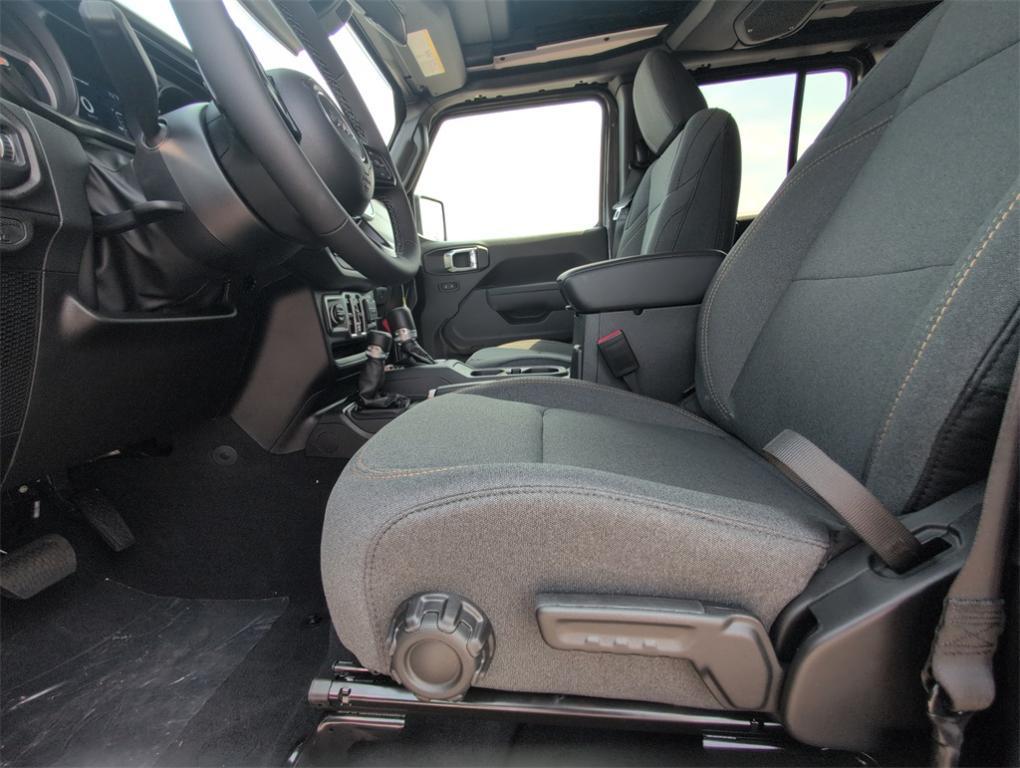 new 2025 Jeep Wrangler car, priced at $43,876