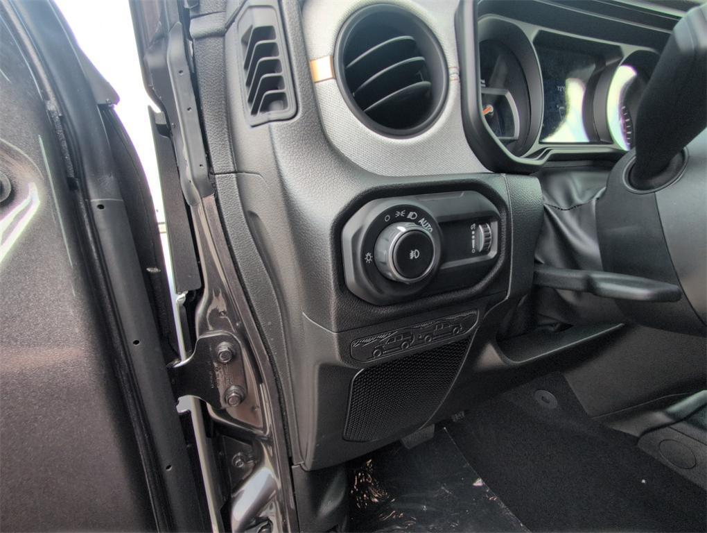 new 2025 Jeep Wrangler car, priced at $43,876