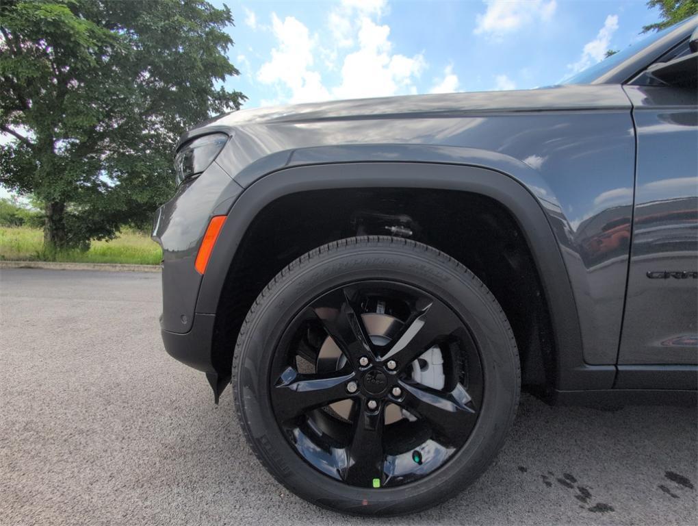 new 2025 Jeep Grand Cherokee car, priced at $44,544
