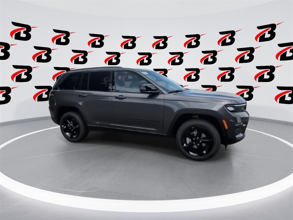 new 2025 Jeep Grand Cherokee car, priced at $44,544