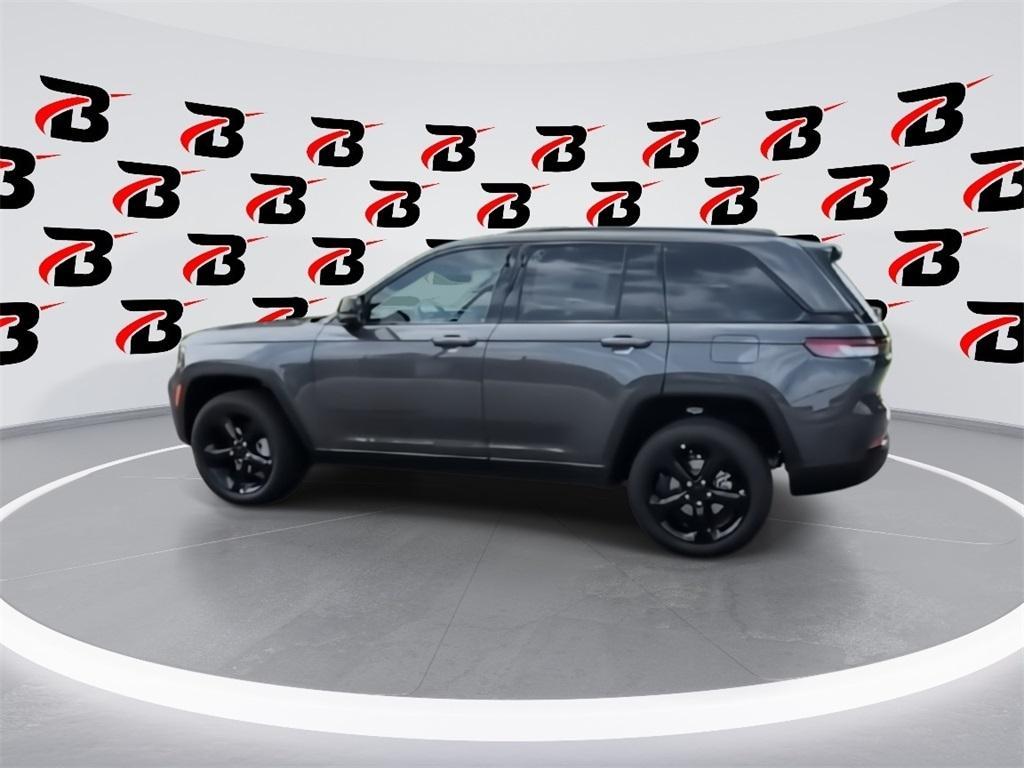 new 2025 Jeep Grand Cherokee car, priced at $44,544