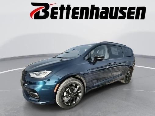 new 2025 Chrysler Pacifica car, priced at $51,136