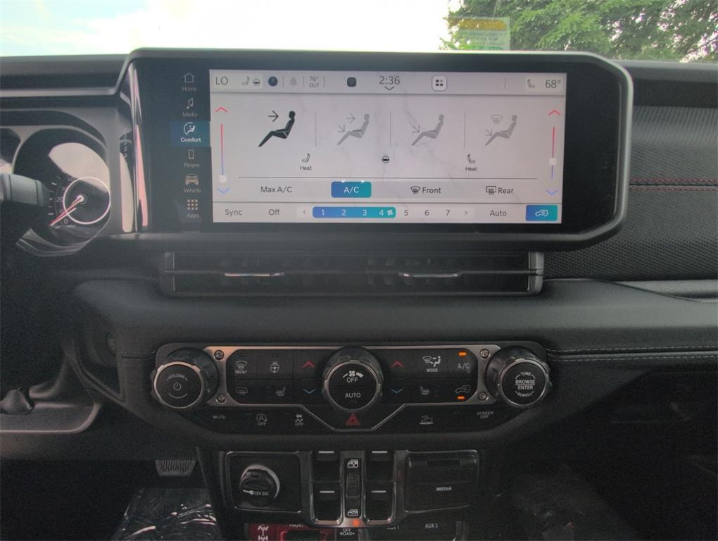 new 2025 Jeep Wrangler car, priced at $53,348