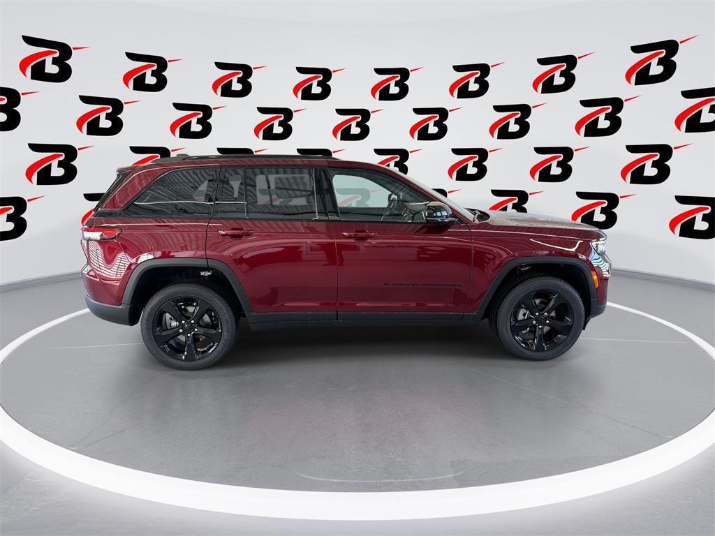 new 2025 Jeep Grand Cherokee car, priced at $41,675