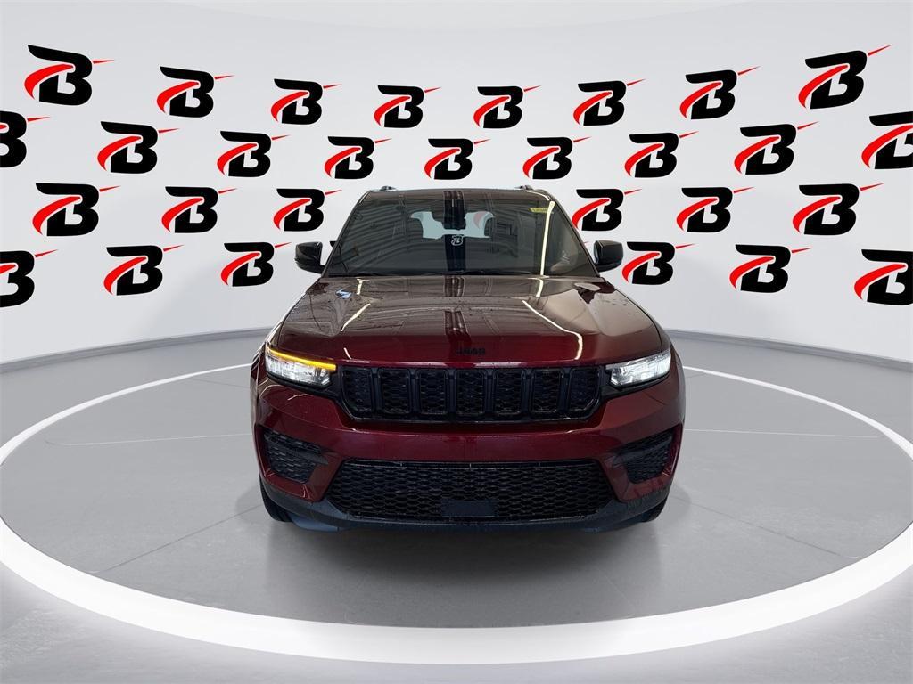 new 2025 Jeep Grand Cherokee car, priced at $41,675