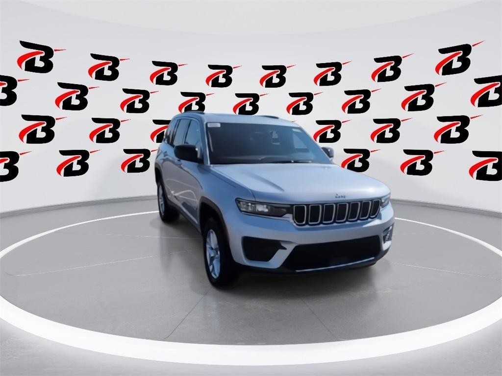 new 2025 Jeep Grand Cherokee car, priced at $35,016