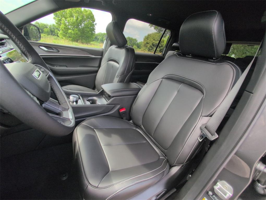 new 2025 Jeep Grand Cherokee L car, priced at $40,340