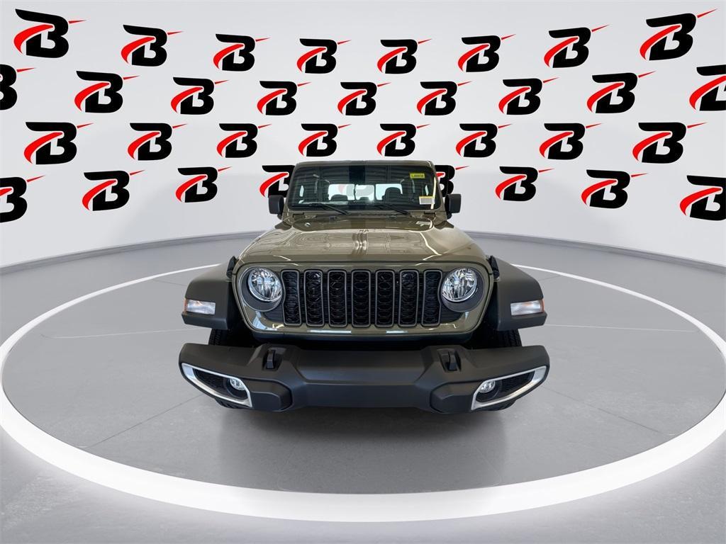 new 2025 Jeep Gladiator car, priced at $40,122