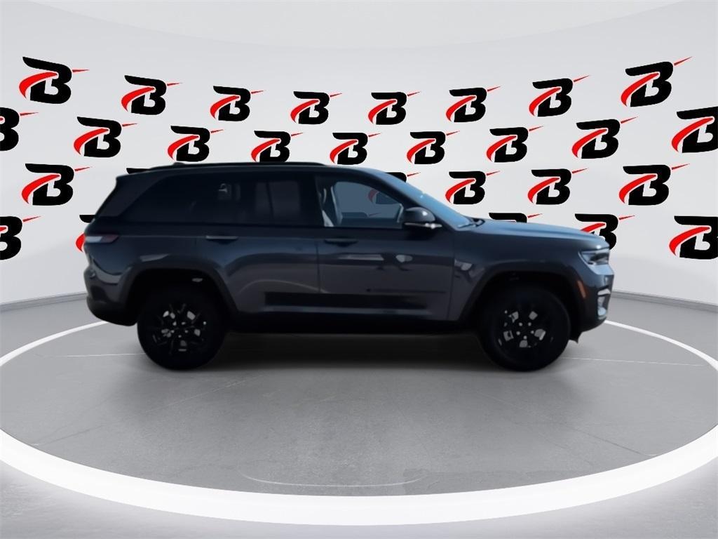 new 2025 Jeep Grand Cherokee car, priced at $41,775