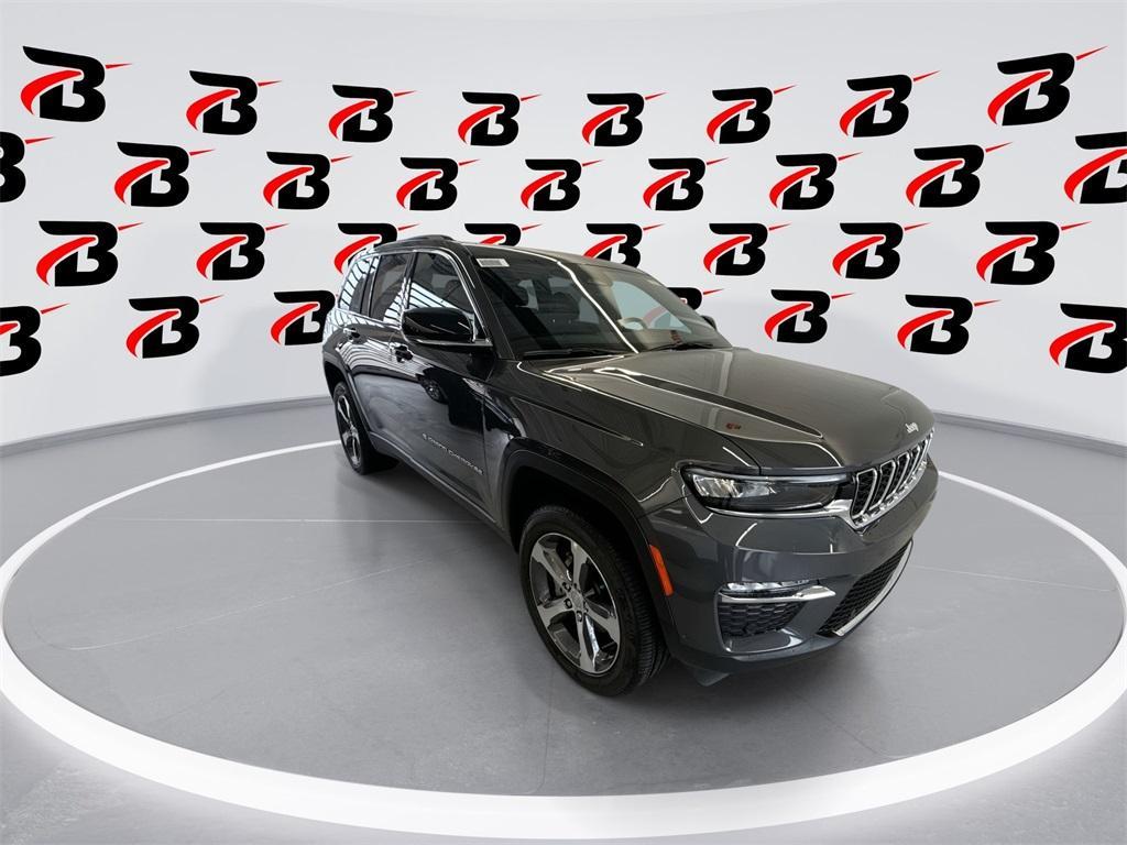 new 2025 Jeep Grand Cherokee car, priced at $49,110