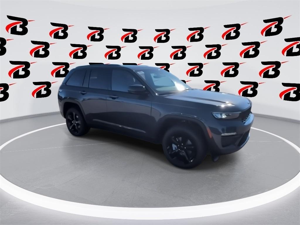 new 2025 Jeep Grand Cherokee car, priced at $46,970