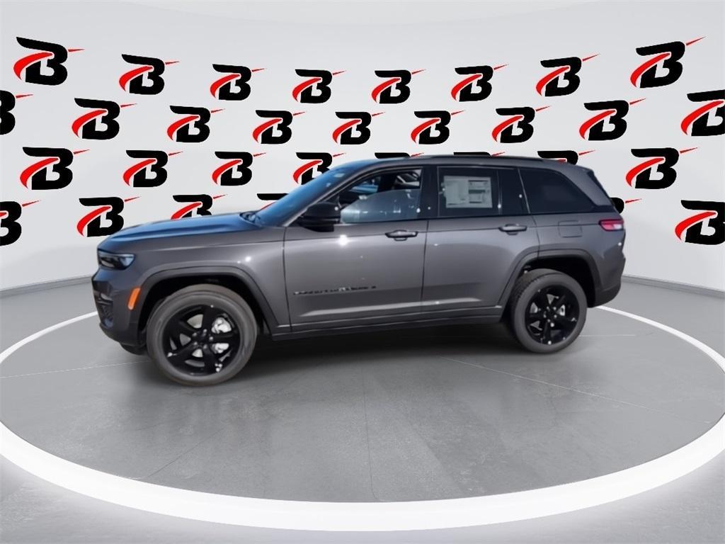 new 2025 Jeep Grand Cherokee car, priced at $46,970
