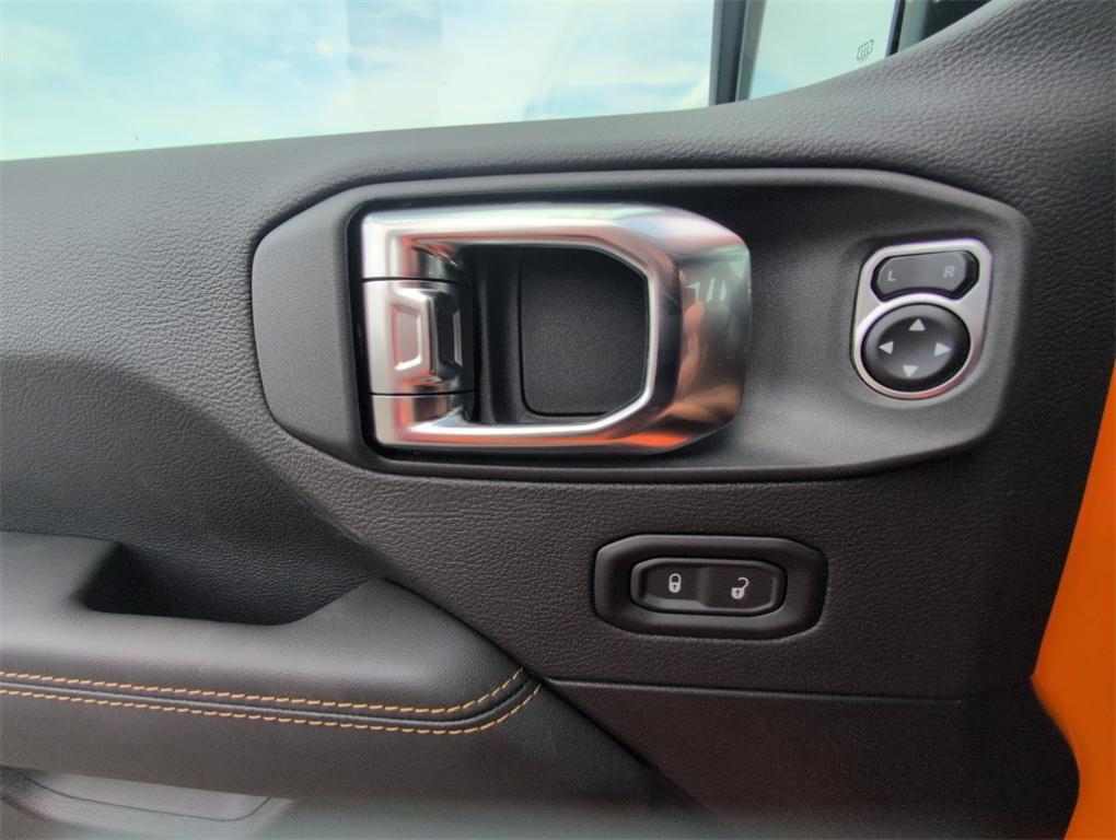new 2025 Jeep Wrangler car, priced at $49,784
