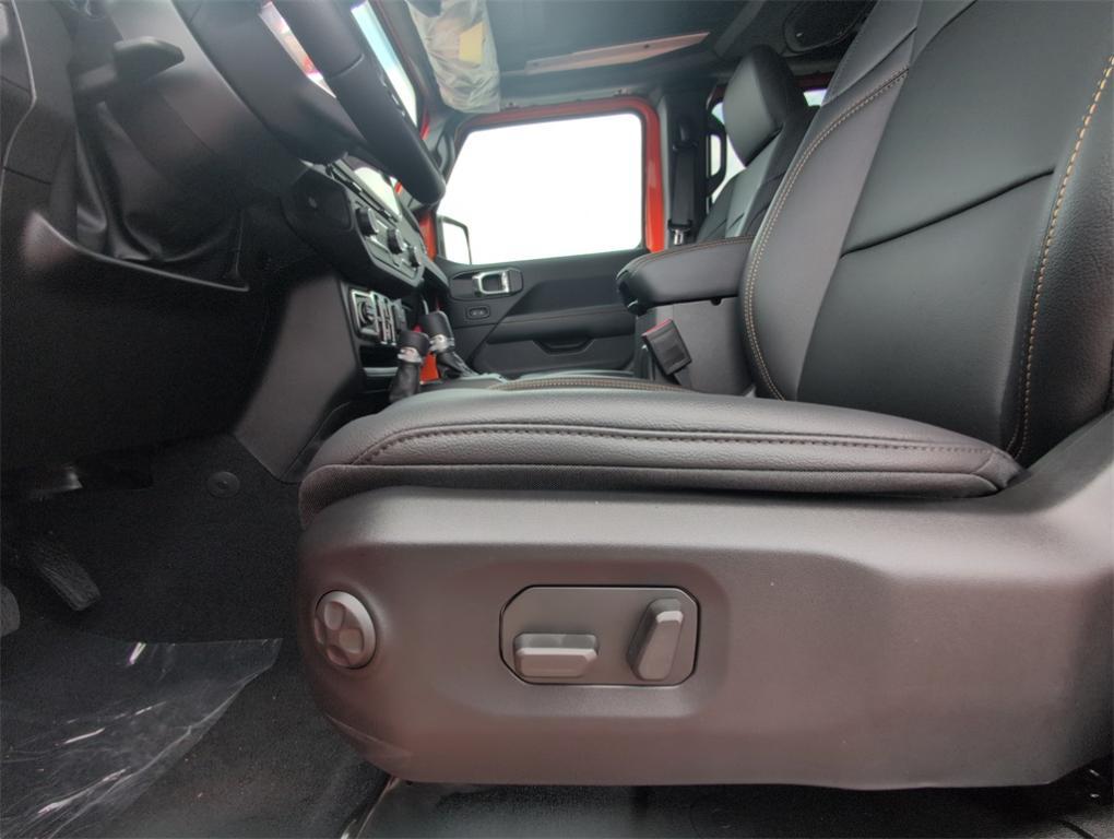 new 2025 Jeep Wrangler car, priced at $49,784