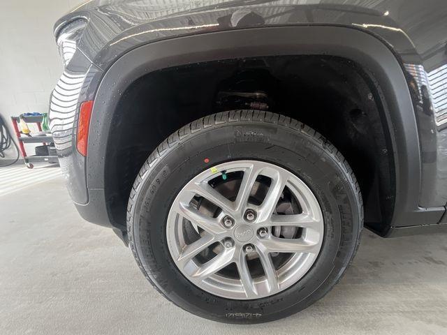 new 2025 Jeep Grand Cherokee car, priced at $36,970