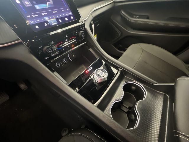 new 2025 Jeep Grand Cherokee car, priced at $36,970