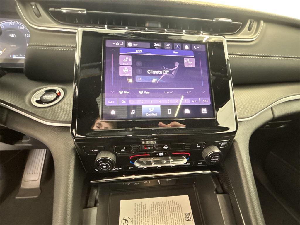 new 2025 Jeep Grand Cherokee L car, priced at $43,875