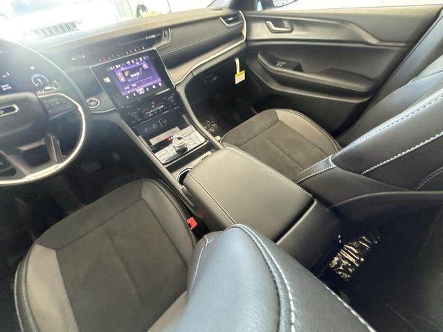 new 2025 Jeep Grand Cherokee L car, priced at $43,375