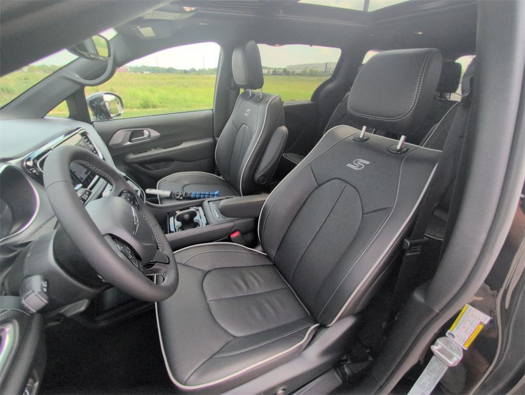 new 2026 Chrysler Pacifica car, priced at $50,182
