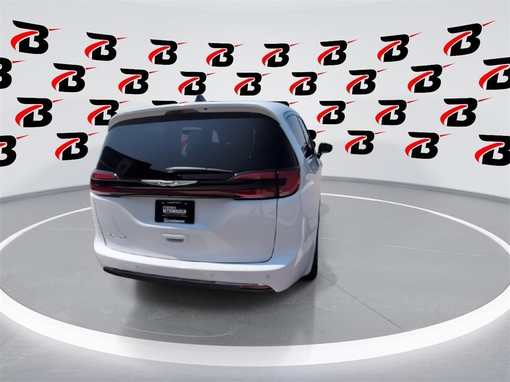 new 2025 Chrysler Pacifica car, priced at $39,389