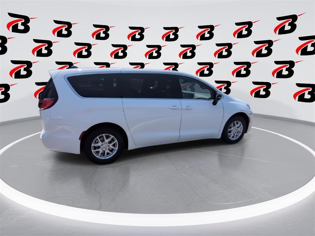 new 2025 Chrysler Pacifica car, priced at $39,389