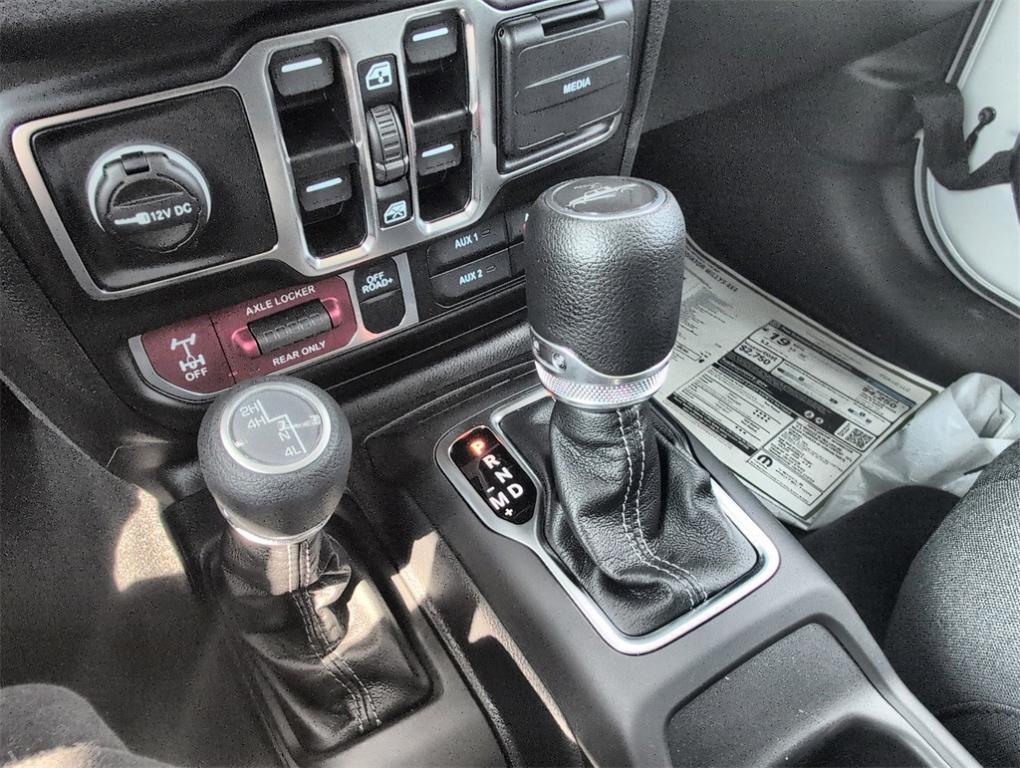 new 2025 Jeep Gladiator car, priced at $43,962