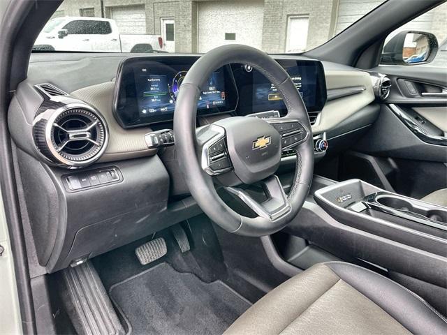 used 2025 Chevrolet Equinox car, priced at $29,859