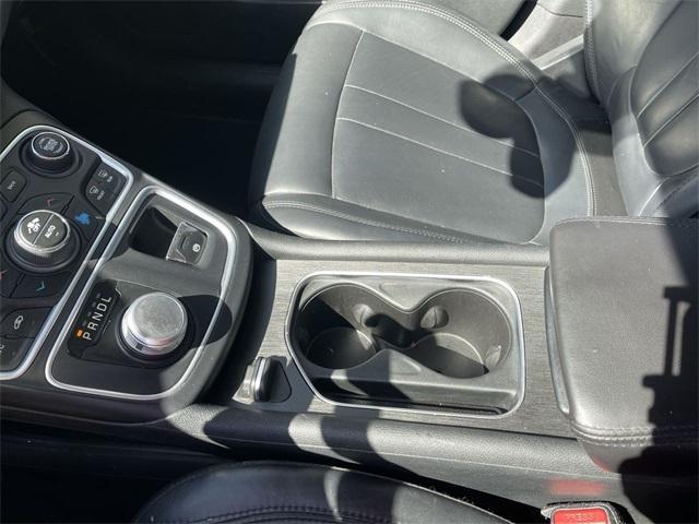 used 2016 Chrysler 200 car