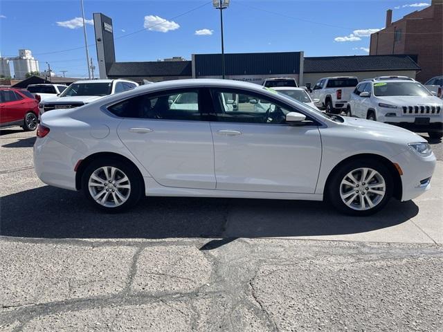 used 2016 Chrysler 200 car