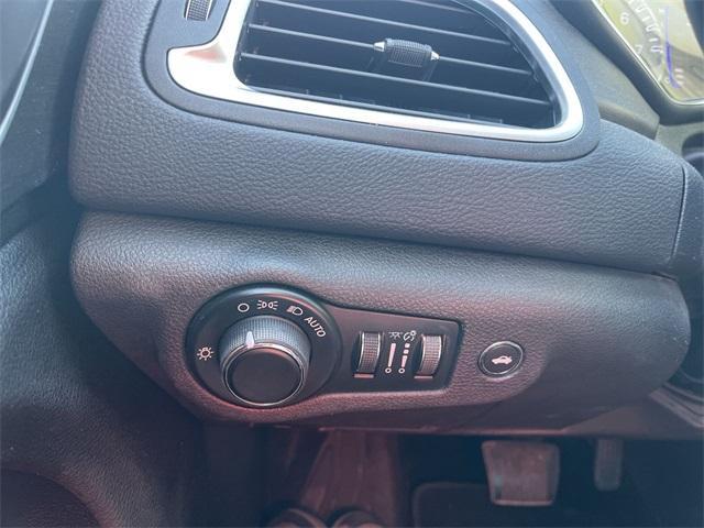 used 2016 Chrysler 200 car