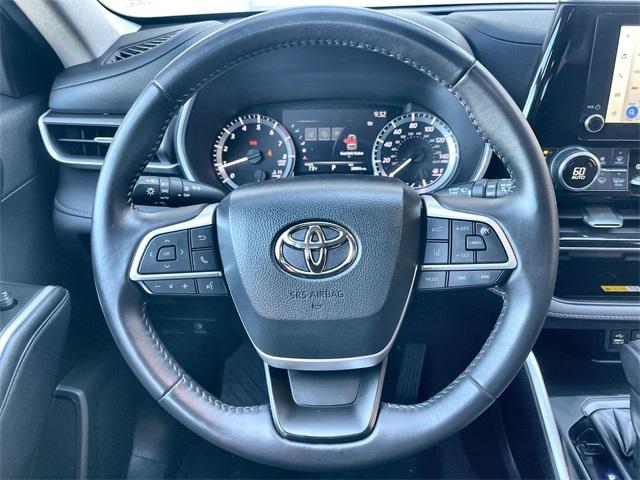 used 2023 Toyota Highlander car, priced at $37,993