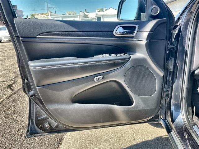 used 2015 Jeep Grand Cherokee car, priced at $15,495