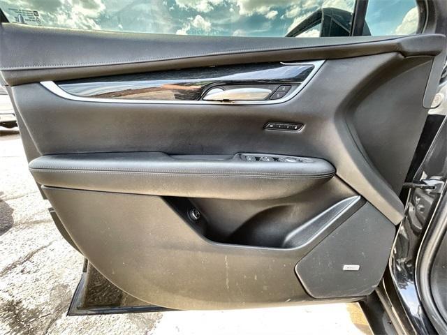 used 2020 Cadillac XT5 car, priced at $29,995