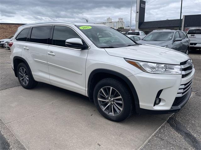 used 2017 Toyota Highlander car, priced at $24,495