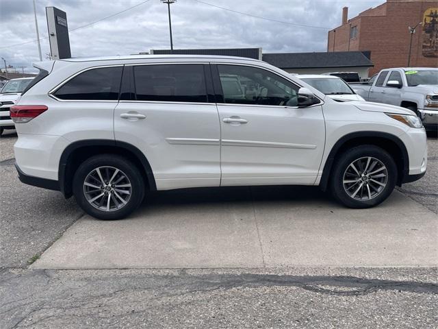 used 2017 Toyota Highlander car, priced at $24,495