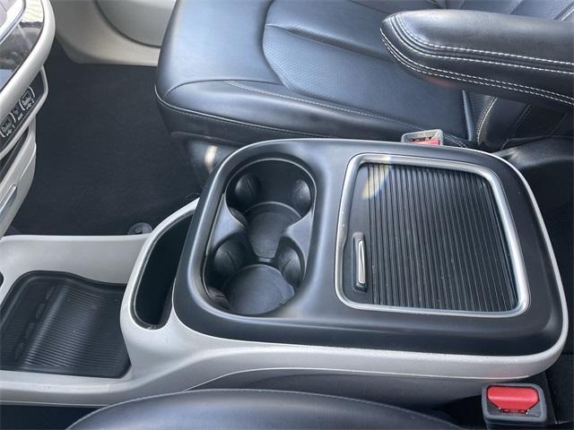 used 2023 Chrysler Pacifica car, priced at $24,995